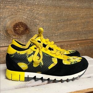 Dolce & Gabbana Floral Yellow Black girls Youth Sneakers Size EU 31